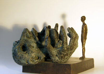 David und Goliath - Bronzefigur von Hanno Edelmann
