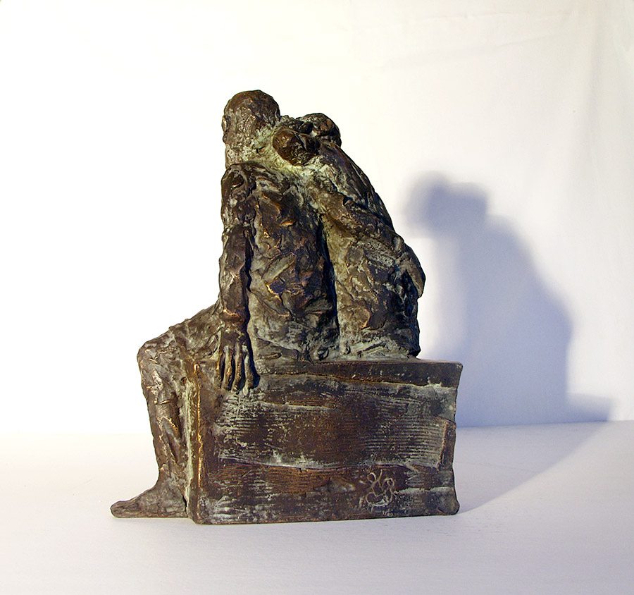 Flüssterer - Bronzeplastik von Hanno Edelmann, Rückansicht
