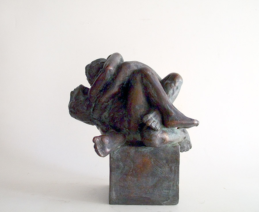 Kleine Umarmung 1991, Bronzeplastik von Hanno Edelmann