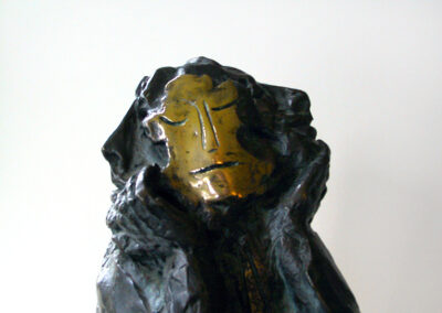 Der Kunstkritiker - Bronzefigur von Hanno Edelmann