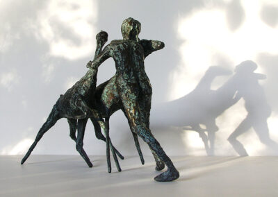 Pferdebändiger - Rückansicht der Bronzefigur von Hanno Edelmann